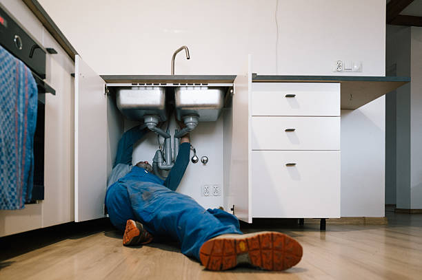 Professional Plumbing technician working in Blue Jay, CA